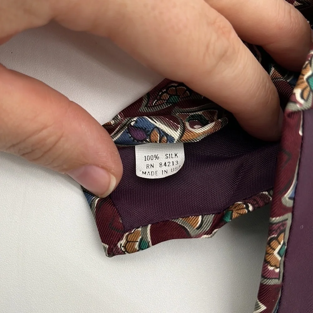 Vintage Surrey Marron Abstract 100% Silk Tie